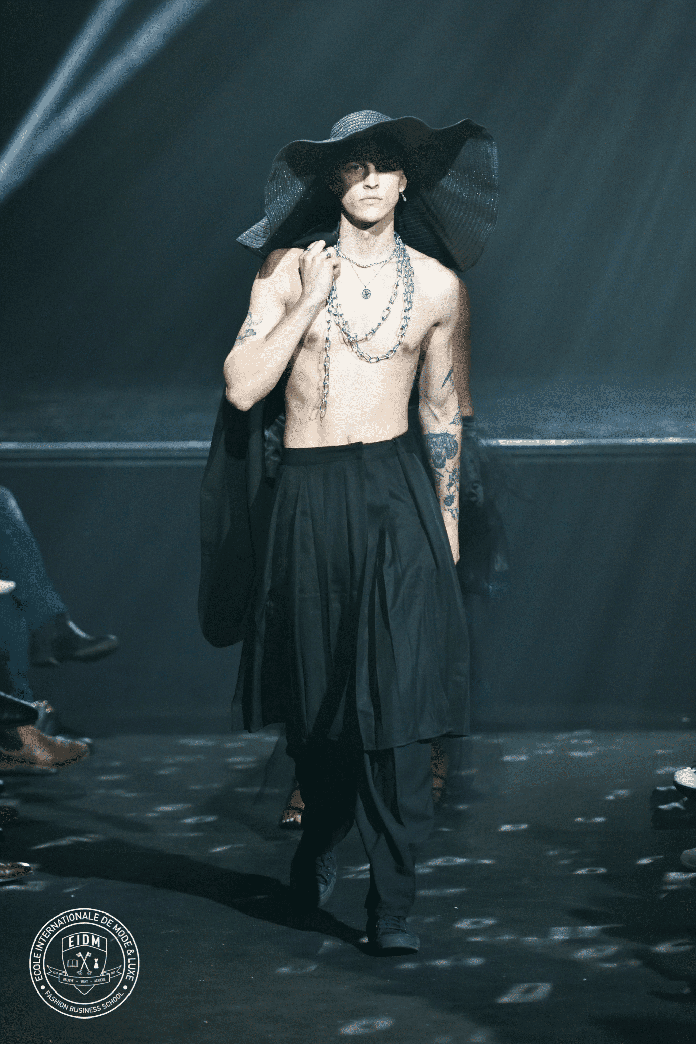 FASHION SHOW JMC BW SIDE 1